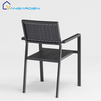 Ensemble table et chaises empilables en plastique et bois pour extérieur, usage commercial, résistant aux UV et à l'eau, personnalisable en gros