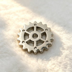 Étiquette métallique personnalisée gravée avec logo, accessoires d'étiquetage métallique de marque pour maillots de bain et vêtements - Product Image 3