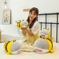 Peluche Requin et Poupée Abeille - Édition Noël, Design Tendance Fait Main