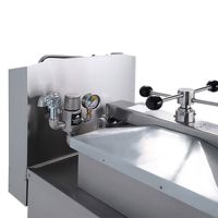 Freidora Eléctrica de Alta Presión de Grado Comercial Gastro GGM, Construcción de Acero Inoxidable, Sistema de Filtrado, 24 Litros, 13.5 KW, Digital