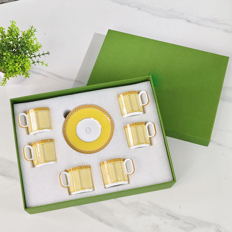 สีเหลือง