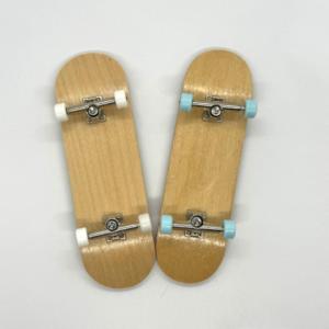 Kit de planche à roulettes <span class=keywords><strong>en</strong></span> <span class=keywords><strong>bois</strong></span> complet de haute qualité professionnel pièces essentielles pour bricolage <span class=keywords><strong>Skate</strong></span> <span class=keywords><strong>Park</strong></span> pour doigts planches à roulettes vélos - Product Image 4