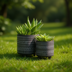 Vaso per piante con piedini in stile tribale, 6-8 pollici, in ceramica nera, per piante da tavolo, con finitura smaltata - Product Image 2