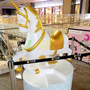 Escultura de unicornio de fibra de vidrio, figura decorativa personalizada para montar en el suelo, diseño contemporáneo para tiendas de té con leche - Product Image 1