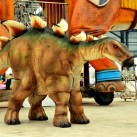Twee-persoons Stegosaurus dinosauruskostuum met verborgen poten, lichtgewicht, flexibel, op maat gemaakt, maat 5, geluidseffecten, binnen/buiten, tuin
