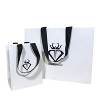 Sac en papier kraft recyclé blanc classique pour emballage cadeau, personnalisable avec votre propre logo, vente en gros, luxe, fantaisie, OEM