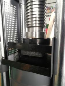 Laborausrüstung 300 Tonnen 3000KN Manuell Betriebener Beton-Druckfestigkeitsprüfer - Product Image 6