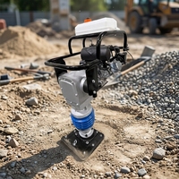 Compacteur à piston pour engins de construction, pièce de machine de terrassement, attache de machine routière