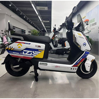 Scooter électrique populaire à longue portée (75 km), 2000 W, vitesse maximale 68 km/h, avec pédales, pour adultes, idéal pour la livraison de repas