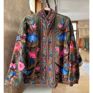 เสื้อแจ็คเก็ตผ้าแคนวาสปักลายดอกไม้สำหรับผู้หญิงและเด็กผู้หญิง ขายส่ง สำหรับฤดูใบไม้ร่วงและฤดูหนาว ผ้าฝ้าย 100% ซับในผ้าฝ้ายเป็นมิตรกับสิ่งแวดล้อม คอตั้ง - Product Image 1