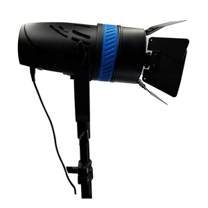 ไฟสตูดิโอ LED สำหรับถ่ายภาพระดับมืออาชีพ CMT 60 พร้อมบานประตูแบบ Barn Door สำหรับกล้องถ่ายงานแต่งงานและไฟวิดีโอสำหรับเด็ก - Product Image 4