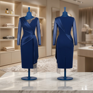 Robe fourreau mi-longue en satin bleu nuit drapée avec manches transparentes et franges de cristaux, respirante, élégante, pour soirée et tenue de cérémonie - Product Image 3