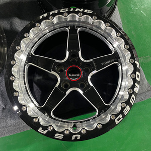Ruedas Forjadas Negras Personalizadas de 2 Piezas con Beadlock 5x120 5x114.3 17 18 Estilo 5*5 para Carreras de Drag, para Mustang Corvette C5 C6 - Product Image 5