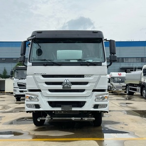 Camión <span class=keywords><strong>Cisterna</strong></span> <span class=keywords><strong>de</strong></span> <span class=keywords><strong>Agua</strong></span> Sinotruk HOWO <span class=keywords><strong>de</strong></span> 10000 Litros - Product Image 2