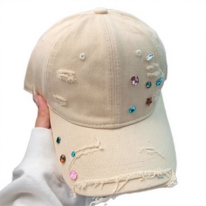 Nuovo Cappellino da Baseball Traspirante per Primavera ed Estate, Protezione Solare, Berretto Versatile Morbido con Visiera a Becco d'Anatra e Diamanti Colorati - Product Image 3
