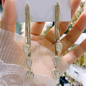 Orecchini Pendenti Lunghi con Micro Incastonature a Tulipano e Nappine, Gioielli per Orecchie da Donna Giovanili e alla Moda - Product Image 5