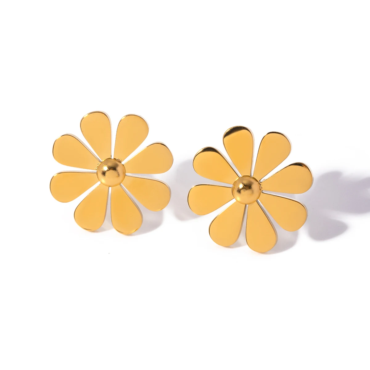 daisy flower stud earring