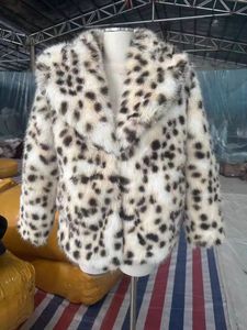 Cappotto in Ecopelliccia Premium con Motivo Leopardo delle Nevi, Giacca Invernale Calda <span class=keywords><strong>e</strong></span> Lussuosa per Donna, Oversize con Stampa Animalier, Top in <span class=keywords><strong>Pelliccia</strong></span> Ecologica - Product Image 4