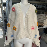 Pull court épais Cardigan tricoté avec des fleurs et des marguerites, manches ouvertes sur le devant, pull en tricot avec marguerite 3D, cardigan