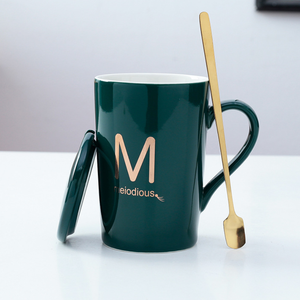 <span class=keywords><strong>Tazza</strong></span> di <span class=keywords><strong>ceramica</strong></span> creativa <span class=keywords><strong>nome</strong></span> lettera <span class=keywords><strong>tazza</strong></span> di acqua in <span class=keywords><strong>ceramica</strong></span> coppia <span class=keywords><strong>tazza</strong></span> di caffè regalo <span class=keywords><strong>con</strong></span> cucchiaio e coperchio - Product Image 2