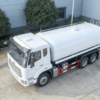 Nouveau camion-citerne Sinotruk Howo 20000L pour l'arrosage et le transport de carburant diesel 6x4 pour engins de construction
