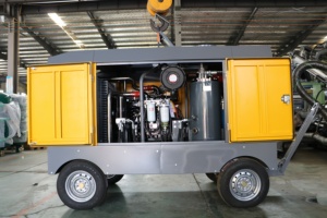 <span class=keywords><strong>Compresseur</strong></span> d'air à vis lubrifié au diesel portable avec commande PLC Refroidi par air et silencieux <span class=keywords><strong>pour</strong></span> le forage et l'exploitation minière - Product Image 6