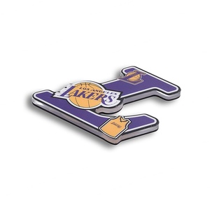 Aimant de réfrigérateur en acrylique avec logo d'équipe de basket-ball, lettres violettes, marque privée - Product Image 3