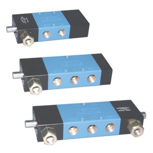 Nuevo Válvula Neumática de Doble Pilotaje de 1/4'' Modelo S392, Cuerpo Estándar de Aluminio Azul/Negro, Funcionamiento de 0-10 Bares - Product Image 2