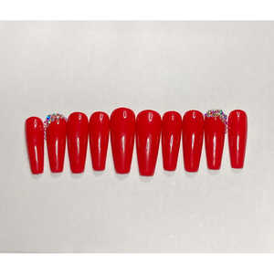 Kit de manucure rouge intemporel avec colle, lingettes alcoolisées, lime à ongles et faux ongles - Taille moyenne - Product Image 1