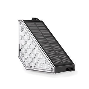 Lampe de pont solaire extérieure blanc chaud IP65 étanche interrupteur automatique lampes à induction triangulaire 24LED lumière d'étape décorative - Product Image 1