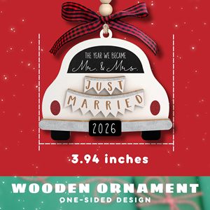 Adorno de Madera de Doble Capa para Coche con Letrero 'Recién Casados' y Personalización de Año para Recuerdo de Boda o Decoración de Árbol de Navidad - Product Image 6