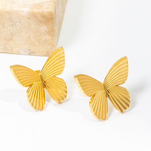 Cubo mariposa collar de acero inoxidable pulsera pendientes impermeable 4 piezas conjuntos de joyería de mariposa - Product Image 2