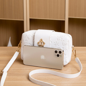 Custom Women's PU Crossbody Messenger Bag Fashion Designer Print Cell Phone Bag for Summer/Autumn/Winter/Spring - Product Image 2