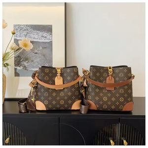 Bolso de Mano de Cuero Genuino con Diseño de Letras, Estilo Coreano, Casual y Elegante para Mujer, Venta al por Mayor de Fábrica, Transfronterizo - Product Image 3