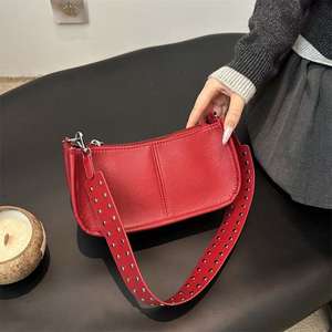 Sac à main minimaliste avec poignée argentée et bandoulière - Product Image 6