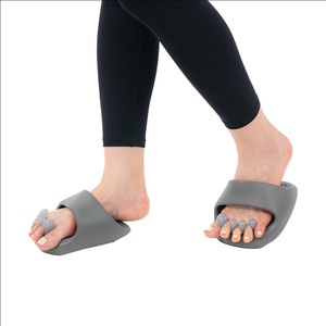 Mezze solette ortopediche per gambe appena a forma di O separatori per dita e gambe da donna che dimagrisce i tamponi per massaggio ai piedi Semi pantofole - Product Image 4