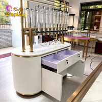 Vitrine de Luxe Mobile pour Échantillons de Parfum avec Éclairage LED et Roues, Construction Métallique Robuste pour Magasins de Beauté et Cosmétiques
