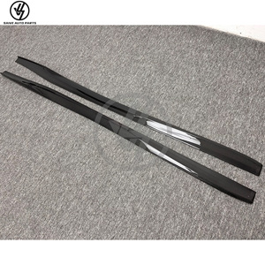 Faldones Laterales Estilo V de Fibra de Carbono Húmeda con Acabado Brillante y Tejido Twill, Envasados al Vacío, para GTR R35 2017-2020, Ajuste 1:1, 6 Meses de Garantía - Product Image 3