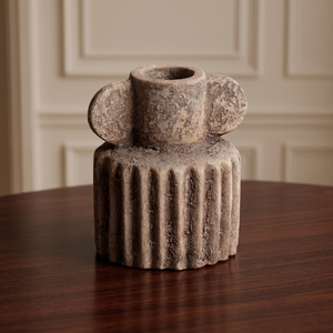 Jarrón rústico de terracota de Bali de Home Basket, con un acabado mate perfecto para la decoración estética del hogar y la decoración de la mesa. - Product Image 3