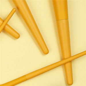 Juego <span class=keywords><strong>de</strong></span> <span class=keywords><strong>brochas</strong></span> <span class=keywords><strong>de</strong></span> maquillaje <span class=keywords><strong>de</strong></span> pato amarillo con logotipo personalizado, 10 piezas, Venta caliente, mayorista <span class=keywords><strong>de</strong></span> pinceles <span class=keywords><strong>de</strong></span> maquillaje - Product Image 4