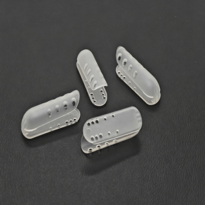 Attache en plastique transparent givré multi-trous pour sangles courbes de sacs <span class=keywords><strong>à</strong></span> dos - Product Image 1