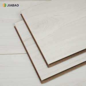 Plancher <span class=keywords><strong>stratifié</strong></span> effet carrelage gris érable argenté brillant avec finition brillante, étanche et durable, installation par clic pour salle de bain - Product Image 3