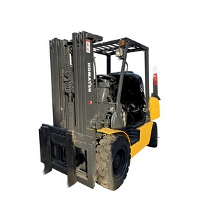 Chariot élévateur d'occasion KOMATSU FD30T-17 FD50T 3 tonnes, d'origine japonaise, avec déplaceur latéral, à vendre - Product Image 1