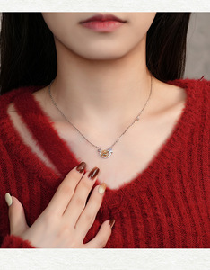 Collar con Colgante de Estrella y Luna Celestial de Plata S925 con Dragón Dorado y Cristales de Estrás para Mujer, Cadena de Serpiente, Ideal para Uso Diario - Product Image 5