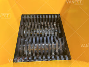 Mini Trituratore a Doppio Albero per Frantumazione di Plastica, Rifiuti Elettronici Metallici e Riciclaggio di Dischi Rigidi per Computer - Product Image 3