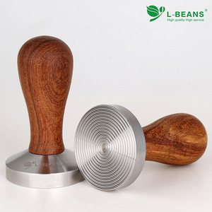 Prensa de café L-Beans Rosewood de 58 mm con mango de acero inoxidable para preparar espresso - Product Image 5