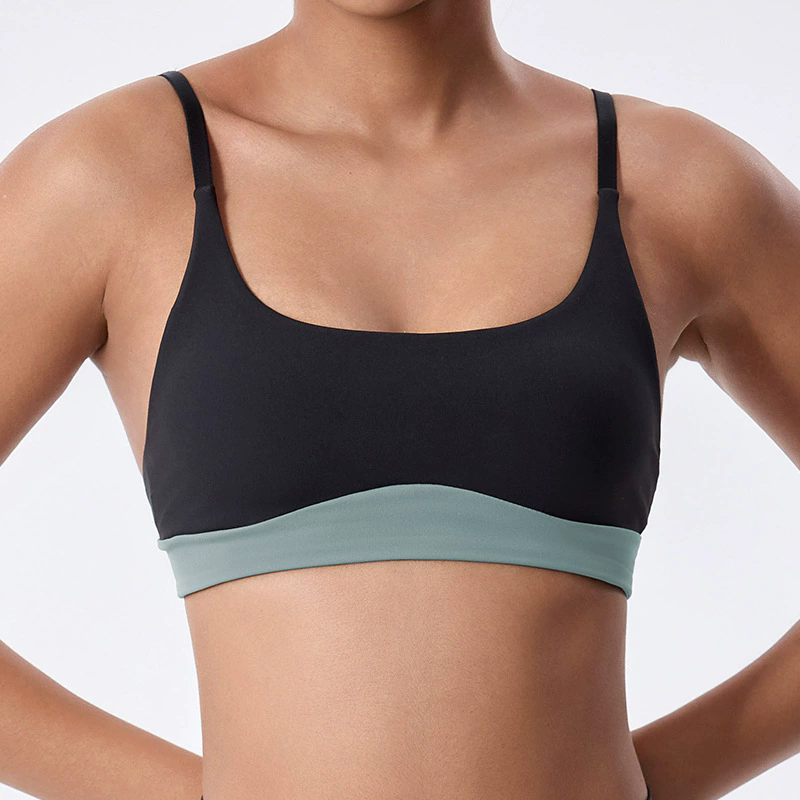 Color-Block Activewear Set: closure, strap or waistband adjustment reference