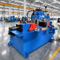 Machine de production de raccords à sertissage hydraulique pour le façonnage des extrémités de tuyaux en acier inoxydable pour systèmes CVC