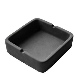 Cendrier carré moderne en béton de ciment à face claire avec une sensation haut de gamme pour une décoration de salon personnalisée à la mode - Product Image 1