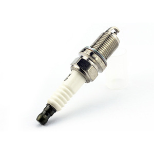 Bougie d'allumage K16R U11 90919 YZZAE pour voitures essence Toyota - Product Image 1